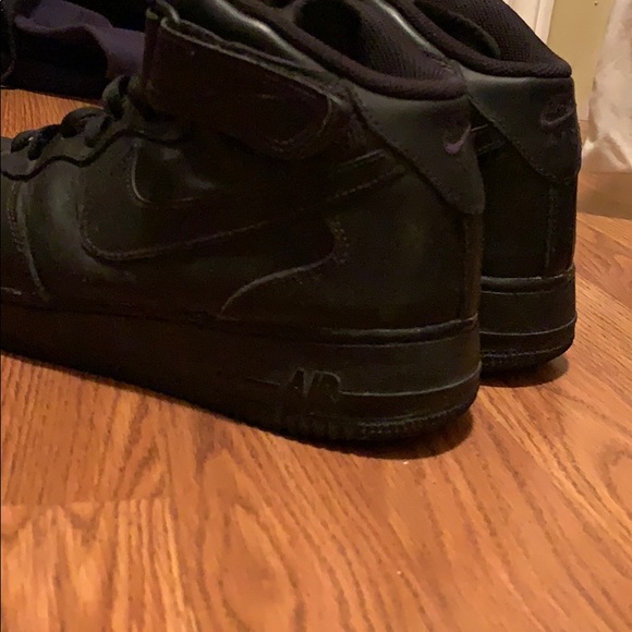 I don’t wear them - Picture 2 of 3